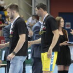 Finał Pucharu Polski piłkarzy ręcznych: PGE Vive Kielce - Azoty Puławy. Dekoracja zawodników PGE Vive / Krzysztof Bujnowicz / Radio Kielce