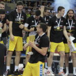 Finał PP piłkarzy ręcznych: PGE Vive Kielce - Azoty Puławy. Vive z Pucharem Polski / Krzysztof Bujnowicz / Radio Kielce