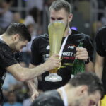 Finał PP piłkarzy ręcznych: PGE Vive Kielce - Azoty Puławy. Vive z Pucharem Polski / Krzysztof Bujnowicz / Radio Kielce