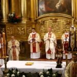 Bazylika Katedralna. Msza rozpoczynająca uroczystości 227. rocznicy uchwalenia Konstytucji 3 Maja / Marzena Mąkosa / Radio Kielce