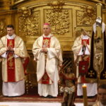 Bazylika Katedralna. Msza rozpoczynająca uroczystości 227. rocznicy uchwalenia Konstytucji 3 Maja. Biskup Jan Piotrowski / Marzena Mąkosa / Radio Kielce