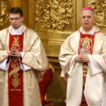 Bazylika Katedralna. Msza rozpoczynająca uroczystości 227. rocznicy uchwalenia Konstytucji 3 Maja. Biskup Jan Piotrowski / Marzena Mąkosa / Radio Kielce