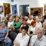 Wernisaż prac Kiki Szaszkiewiczowej „Obrazy Szydełkiem Malowane” w Instytucie Kultury Spotkania i Dialogu przy ul. Planty 7 / Marzena Mąkosa / Radio Kielce