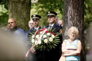 Cmentarz Wojsk Polskich. Obchody Narodowego Dnia Zwycięstwa / Marzena Mąkosa / Radio Kielce