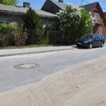 Zanieczyszczone piachem kieleckie ulice / Marzena Mąkosa / Radio Kielce