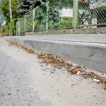 Zanieczyszczone piachem kieleckie ulice / Marzena Mąkosa / Radio Kielce