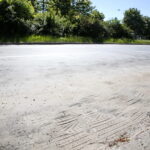 Zanieczyszczone piachem kieleckie ulice / Marzena Mąkosa / Radio Kielce