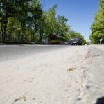 Zanieczyszczone piachem kieleckie ulice / Marzena Mąkosa / Radio Kielce