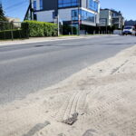 Zanieczyszczone piachem kieleckie ulice / Marzena Mąkosa / Radio Kielce