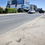 Zanieczyszczone piachem kieleckie ulice / Marzena Mąkosa / Radio Kielce