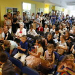 Wręczenie nagród i prezentacja prac z konkursu plastycznego "Z literaturą wśród zwierząt" w Miejskiej Bibliotece Publicznej na ulicy Jana Nowaka - Jeziorańskiego / Marzena Mąkosa / Radio Kielce