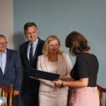 Przekazanie umowy na dofinansowanie projektu Parku Dziedzictwa Gór Świętokrzyskich na terenie Nowej Słupi / Marzena Mąkosa / Radio Kielce