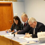 Podpisanie umów w ramach programu Maluch + / Marzena Mąkosa / Radio Kielce