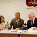 Podpisanie umów w ramach programu Maluch + / Marzena Mąkosa / Radio Kielce