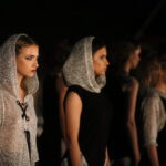 Pokaz mody na Zamku Królewskim w Chęcinach. XX jubileuszowy Festiwal Off Fashion / Marzena Mąkosa / Radio Kielce