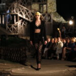 Pokaz mody na Zamku Królewskim w Chęcinach. XX jubileuszowy Festiwal Off Fashion / Marzena Mąkosa / Radio Kielce