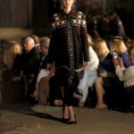 Pokaz mody na Zamku Królewskim w Chęcinach. XX jubileuszowy Festiwal Off Fashion / Marzena Mąkosa / Radio Kielce