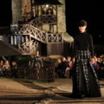 Pokaz mody na Zamku Królewskim w Chęcinach. XX jubileuszowy Festiwal Off Fashion / Marzena Mąkosa / Radio Kielce