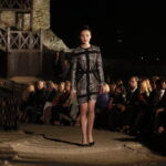 Pokaz mody na Zamku Królewskim w Chęcinach. XX jubileuszowy Festiwal Off Fashion / Marzena Mąkosa / Radio Kielce