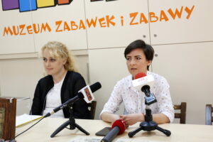 Konferencja prasowa dotycząca nowej wystawy „Kolorowy świat klocków” / Marzena Mąkosa / Radio Kielce