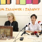 Konferencja prasowa dotycząca nowej wystawy „Kolorowy świat klocków” / Marzena Mąkosa / Radio Kielce