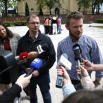 Briefing prasowy pod Pałacem Biskupów Krakowskich / Marzena Mąkosa / Radio Kielce