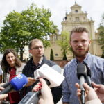 Briefing prasowy pod Pałacem Biskupów Krakowskich / Marzena Mąkosa / Radio Kielce