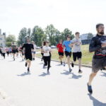 Bieg studentów przez Kampus Uniwersytetu Jana Kochanowskiego w Kielcach / Marzena Mąkosa / Radio Kielce