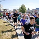 Bieg studentów przez Kampus Uniwersytetu Jana Kochanowskiego w Kielcach / Marzena Mąkosa / Radio Kielce