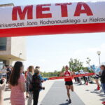 Bieg studentów przez Kampus Uniwersytetu Jana Kochanowskiego w Kielcach / Marzena Mąkosa / Radio Kielce