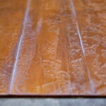 Zniszczone "Ławeczki Jerzego Kapuścińskiego" na kieleckiej Kadzielni / Marzena Mąkosa / Radio Kielce