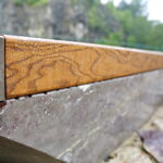 Zniszczone "Ławeczki Jerzego Kapuścińskiego" na kieleckiej Kadzielni / Marzena Mąkosa / Radio Kielce