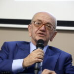 Spotkanie z cyklu „Kłopoty z historią” na temat „Lewica niejedno ma imię! Wokół kłamstwa komunistycznego”. Na zdjęciu: prof. dr. hab. Włodzimierz Suleja / Marzena Mąkosa / Radio Kielce