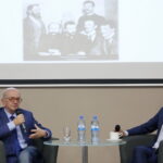 Spotkanie z cyklu „Kłopoty z historią” na temat „Lewica niejedno ma imię! Wokół kłamstwa komunistycznego”. Na zdjęciu: prof. dr. hab. Włodzimierz Suleja i Bartłomiej Zapała - redaktor Radia Kielce / Marzena Mąkosa / Radio Kielce