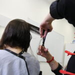 Akcja "Daj włos" na Uniwersytecie Jana Kochanowskiego w Kielcach / Marzena Mąkosa / Radio Kielce