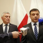 Konferencja konsultacyjna dotycząca Polityki Surowcowej Państwa. Na zdjęciu: Andrzej Bętkowski - wicewojewoda świętokrzyski i Mariusz Orion Jędrysek - Sekretarz Stanu w Ministerstwie Środowiska / Marzena Mąkosa / Radio Kielce