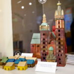 Wernisaż wystawy "Kolorowy Świat Klocków" w Muzeum Zabawek i Zabawy / Marzena Mąkosa / Radio Kielce