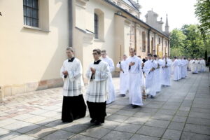 Święcenia kapłańskie w Bazylice Katedralnej / Marzena Mąkosa / Radio Kielce