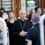 Uwielbienie na kieleckim Rynku. Biskup Jan Piotrowski / Marzena Mąkosa / Radio Kielce