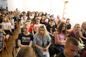 Debata dotycząca patriotyzmu w OMPiO / Marzena Mąkosa / Radio Kielce