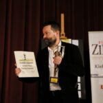 Wręczenie Sławomirowi Mazurowi statuetki "Filmowego Ziemowita" w kategorii Twórca Filmowy. Na zdjęciu: Sławomir Mazur - reżyser / Marzena Mąkosa / Radio Kielce