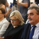 Urząd Stanu Cywilnego. Podpisanie porozumienia o współpracy dotyczącej organizowania pomocy materialnej dla ofiar wojny w Syrii oraz propagowania idei pokoju w świecie i unikania przemocy. Wojciech Lubawski - prezydent Kielc / Marzena Mąkosa / Radio Kielce