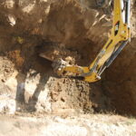 Prace archeologiczne związane z poszukiwaniem ofiar komunistycznego terroru na cmentarzu Piaski w Kielcach / Leszek Bukowski / Kielecka delegatura IPN