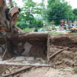 Prace archeologiczne związane z poszukiwaniem ofiar komunistycznego terroru na cmentarzu Piaski w Kielcach / Leszek Bukowski / Kielecka delegatura IPN