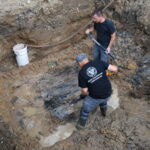 Prace archeologiczne związane z poszukiwaniem ofiar komunistycznego terroru na cmentarzu Piaski w Kielcach / Leszek Bukowski / Kielecka delegatura IPN