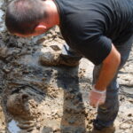 Prace archeologiczne związane z poszukiwaniem ofiar komunistycznego terroru na cmentarzu Piaski w Kielcach / Leszek Bukowski / Kielecka delegatura IPN