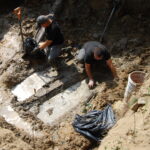 Prace archeologiczne związane z poszukiwaniem ofiar komunistycznego terroru na cmentarzu Piaski w Kielcach / Leszek Bukowski / Kielecka delegatura IPN