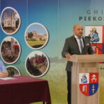 Przekazanie sprzętu zakupionego z funduszu sprawiedliwości ochotniczym strażom pożarnym z terenu gminy Piekoszów / Marcin Różyc / Radio Kielce