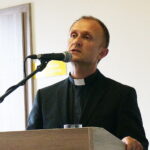 13.06.2018 Piekoszów. Sympozjum naukowe poświęcone 50 lecia koronacji obrazu Matki Bożej Miłosierdzia. Ks. dr Tomasz Gocel / Wiktor Dziarmaga / Radio Kielce