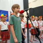 Podsumowanie akcji "Kielce czytają z małym misiem". "Misiową piosenkę" śpiewa Patryk Radomiak z Przedszkola Samorządowego nr 24 / Kamil Król / Radio Kielce